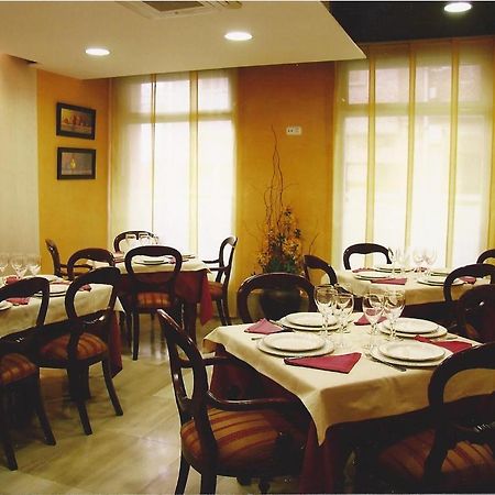Hostal Torres Сан-Леонардо-де-Ягуэ Экстерьер фото